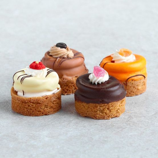 Petit fours